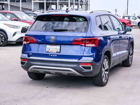 Used 2022 Volkswagen Taos SE w/ Driver Assistance Package FWD image 4