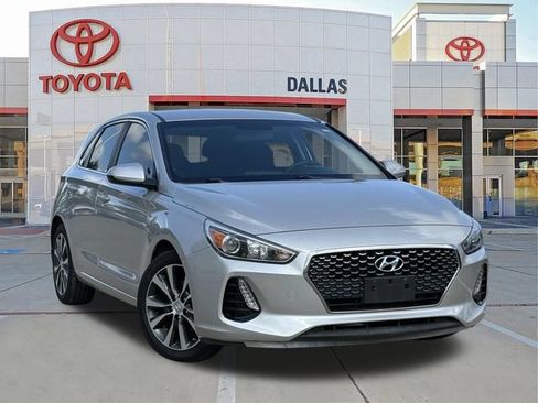Used 2018 Hyundai Elantra GT FWD image 1