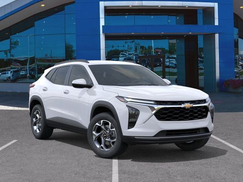 New 2026 Chevrolet Trax LT w/ Driver Confidence Package FWD image 34