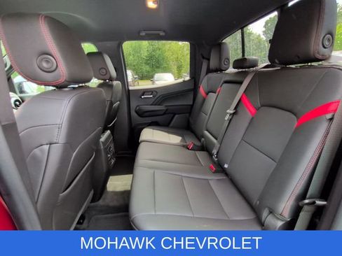 Used 2023 Chevrolet Colorado Z71 w/ Z71 Convenience Package 2 AWD/4WD image 11