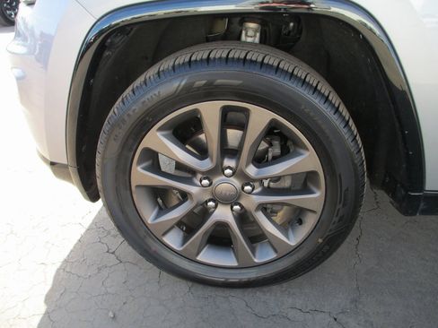 Used 2016 Jeep Grand Cherokee Limited 75th Anniversary image 12