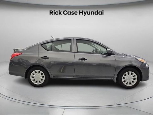 Used 2018 Nissan Versa S Plus image 4