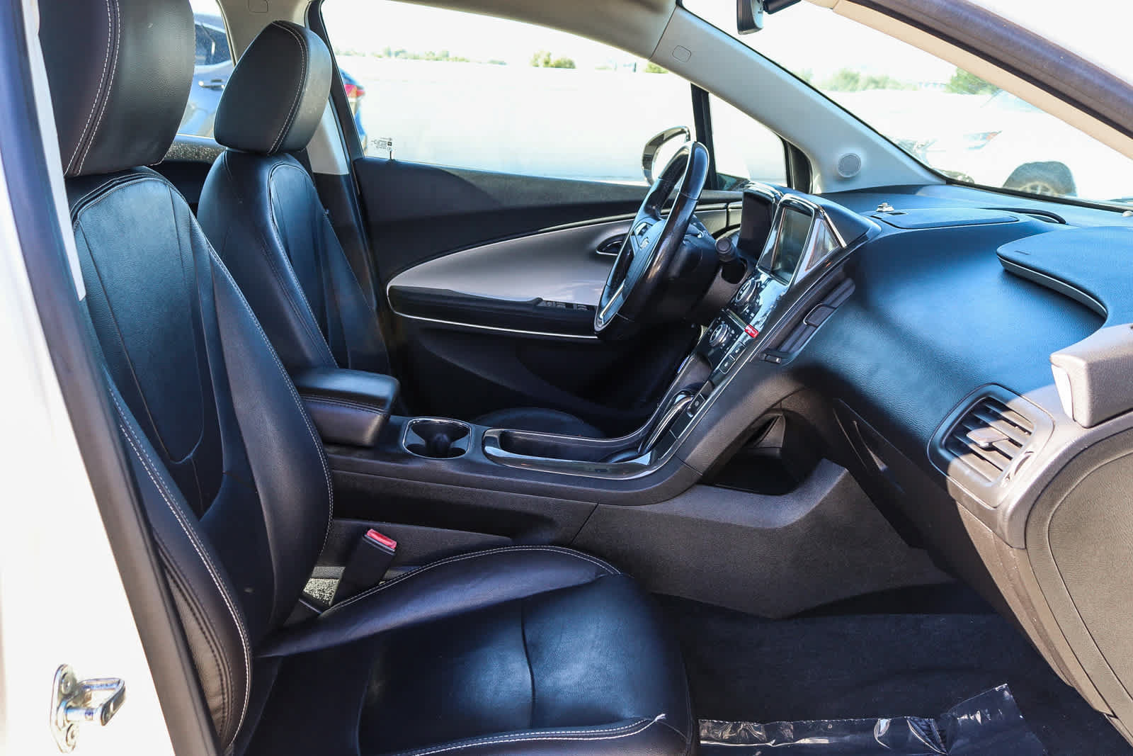 Used 2013 Chevrolet Volt Premium w/ Premium Trim Package FWD image 18