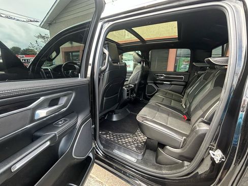 Used 2019 RAM 1500 Laramie AWD/4WD image 17