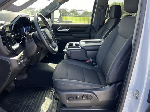 Used 2025 Chevrolet Silverado 2500 LT w/ Convenience Package AWD/4WD image 11