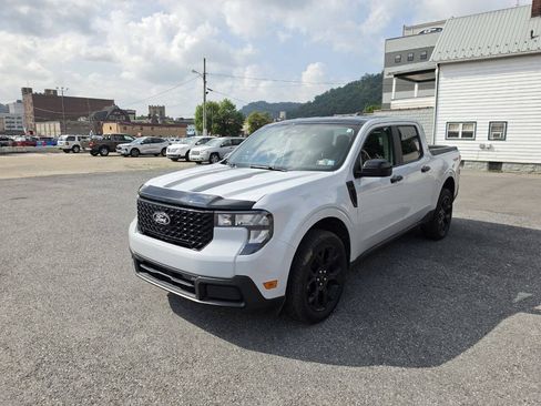 Used 2025 Ford Maverick XLT w/ Equipment Group 301A AWD/4WD image 4