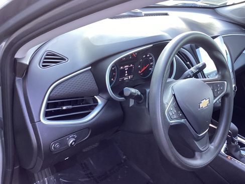 Used 2023 Chevrolet Malibu LT image 9