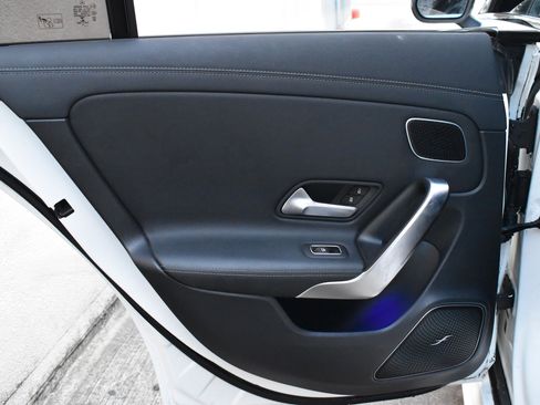 Used 2020 Mercedes-Benz CLA 250 image 24