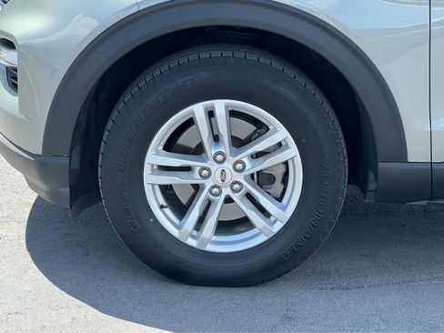 Used 2020 Ford Explorer XLT w/ Equipment Group 202A AWD/4WD image 13