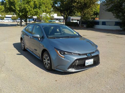 Used 2021 Toyota Corolla LE image 4