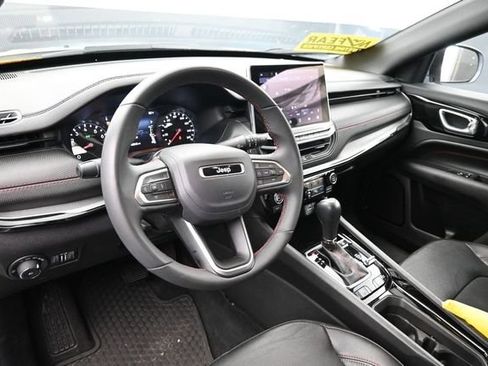 Used 2025 Jeep Compass Trailhawk AWD/4WD image 19