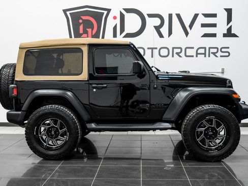 Used 2020 Jeep Wrangler Sport AWD/4WD image 9