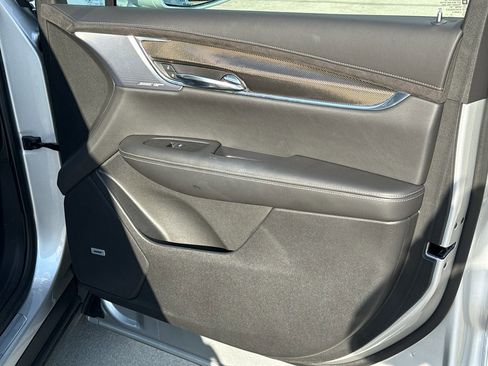 Used 2020 Cadillac XT6 Premium Luxury w/ Platinum Package AWD/4WD image 33