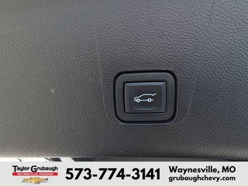 Used 2023 Chevrolet Traverse LT FWD image 34