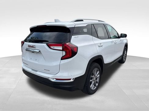 Used 2024 GMC Terrain SLT AWD/4WD image 2