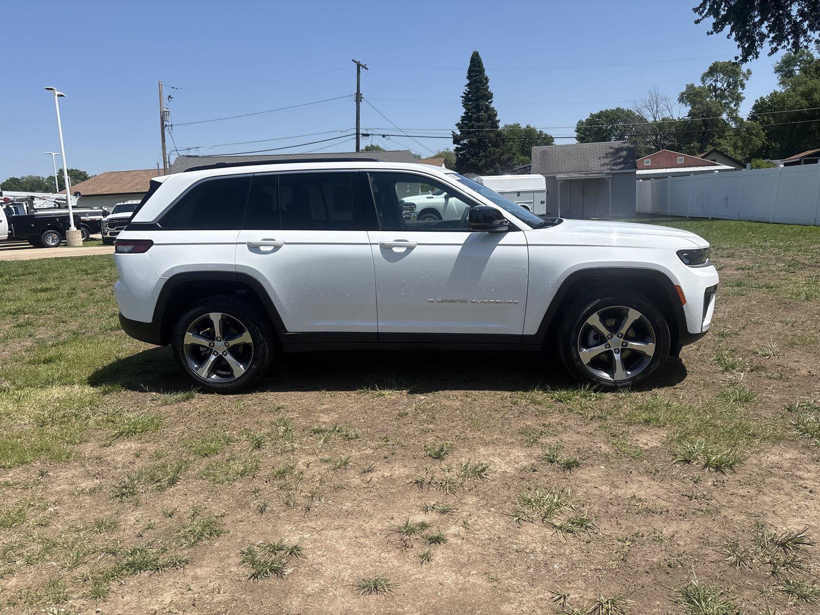 New 2026 Jeep Grand Cherokee Limited AWD/4WD image 5