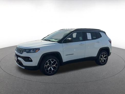Used 2025 Jeep Compass Limited image 8
