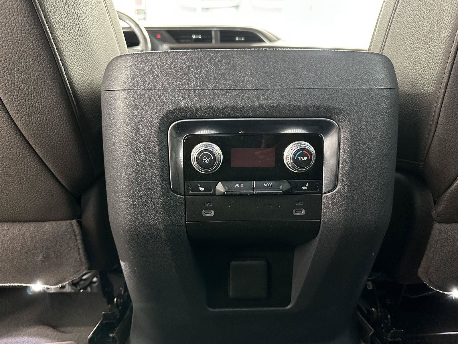Used 2022 GMC Yukon Denali AWD/4WD image 18