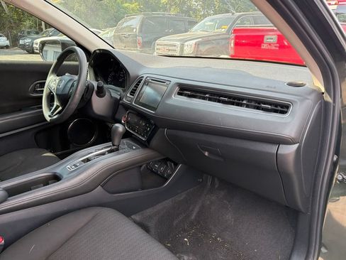 Used 2018 Honda HR-V EX image 18