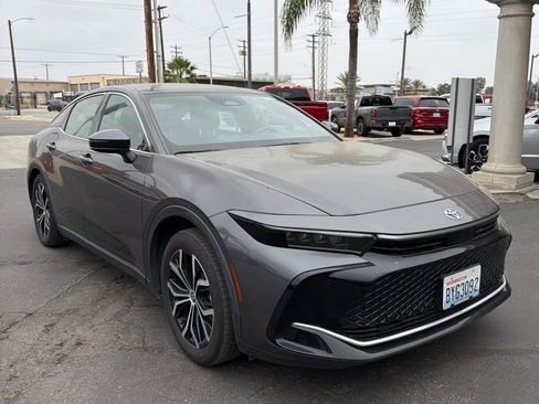 Used 2024 Toyota Crown Limited image 4