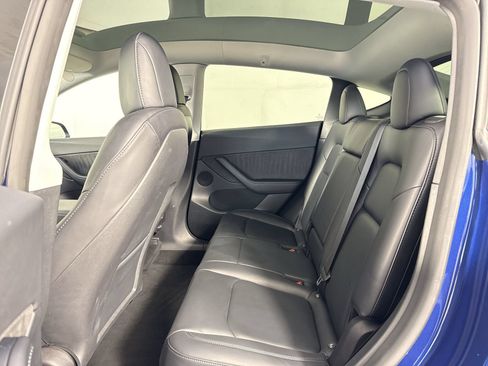 Used 2022 Tesla Model Y Long Range AWD/4WD image 22