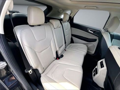 Used 2019 Ford Edge Titanium AWD/4WD image 25