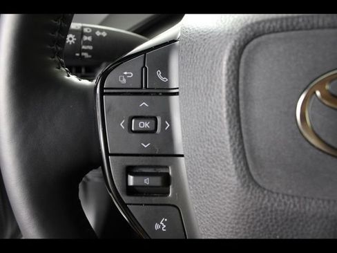 Used 2025 Toyota Prius AWD image 22