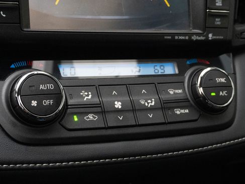 Used 2018 Toyota RAV4 Limited image 26