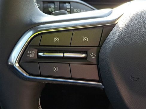 Used 2026 Chevrolet Traverse LT w/ Midnight/Sport Edition image 18