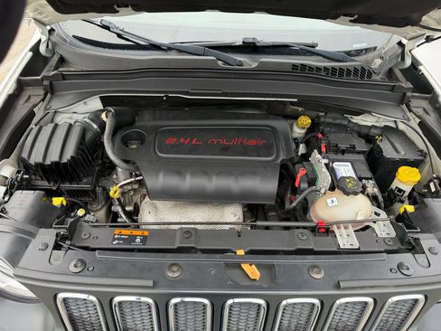 Used 2016 Jeep Renegade Sport w/ Power & Air Group image 33