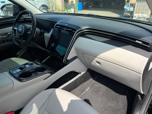 Used 2022 Hyundai Tucson Limited w/ Cargo Package image 16