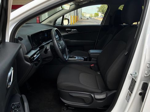 Used 2026 Kia Sportage LX FWD image 10
