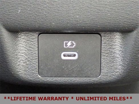 Used 2024 Nissan Versa SR w/ Trunk Package image 20
