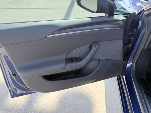 Used 2025 Tesla Model S AWD/4WD image 20