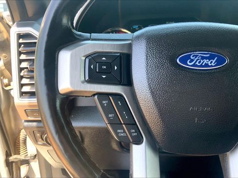 Used 2017 Ford F150 Platinum w/ Equipment Group 701A Luxury AWD/4WD image 22