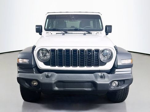 Used 2024 Jeep Wrangler Unlimited Sport AWD/4WD image 2