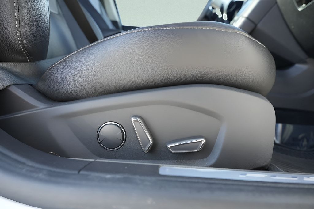 Used 2015 Ford Fusion Titanium FWD image 14