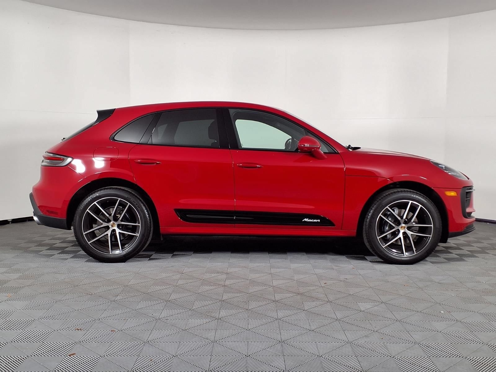 Used 2024 Porsche Macan Turbo AWD/4WD image 34