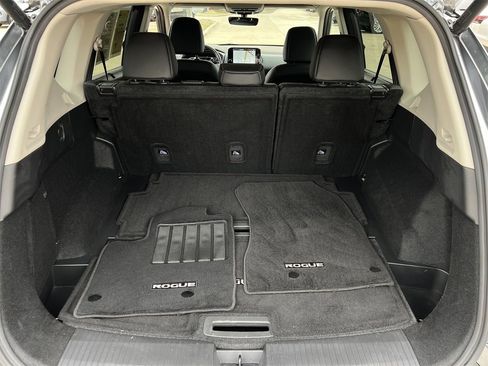 Certified 2022 Nissan Rogue SL w/ SL Premium Package image 26