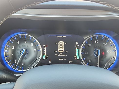 Used 2023 Chrysler Pacifica Touring-L FWD image 18