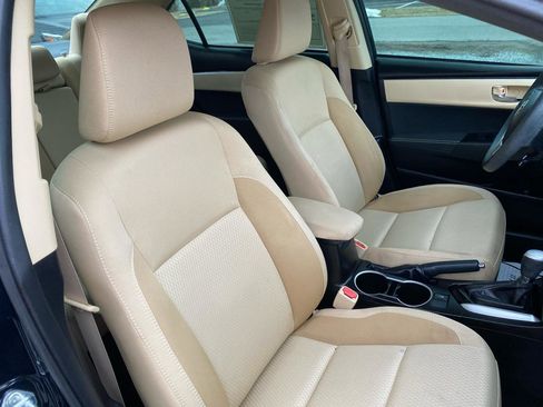 Used 2017 Toyota Corolla LE image 9