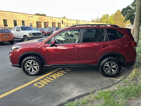 Certified 2021 Subaru Forester Premium AWD/4WD image 5