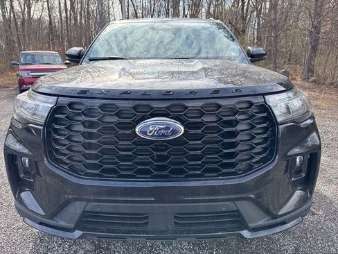 Used 2026 Ford Explorer ST-Line image 2