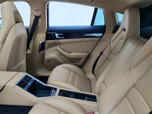 Used 2018 Porsche Panamera 4S image 28