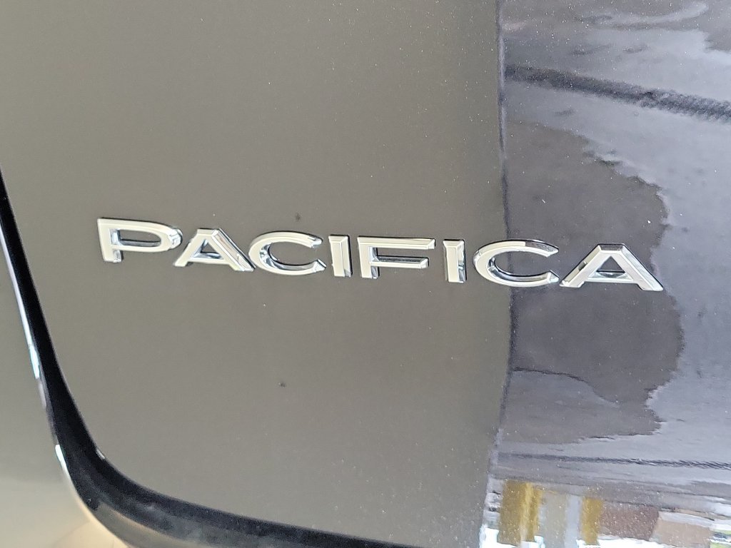 New 2027 Chrysler Pacifica Select FWD image 8