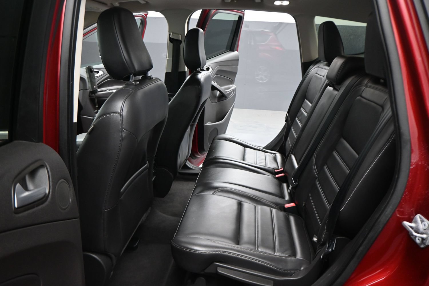 Certified 2019 Ford Escape Titanium FWD image 3