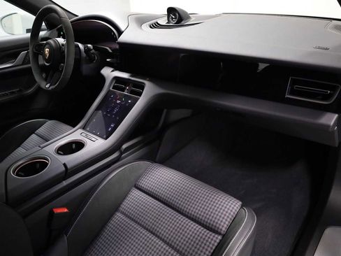Certified 2025 Porsche Taycan image 6