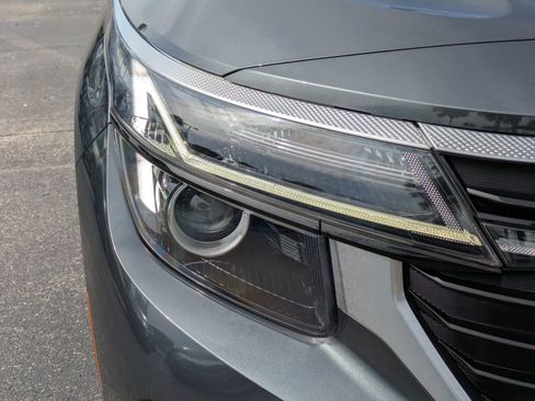Certified 2024 Kia Seltos EX FWD image 8