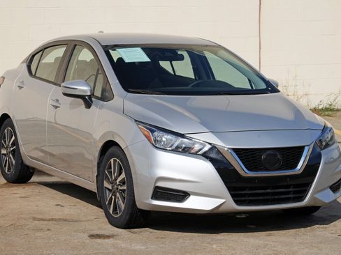 Used 2021 Nissan Versa SV FWD image 46