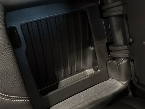 Used 2024 GMC Sierra 1500 AT4X image 15